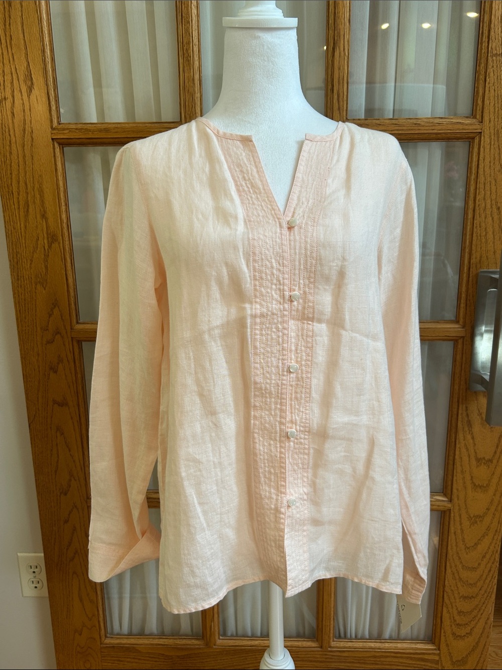 Light linen, peach,long sleeve, Liz Claiborne top. NWT